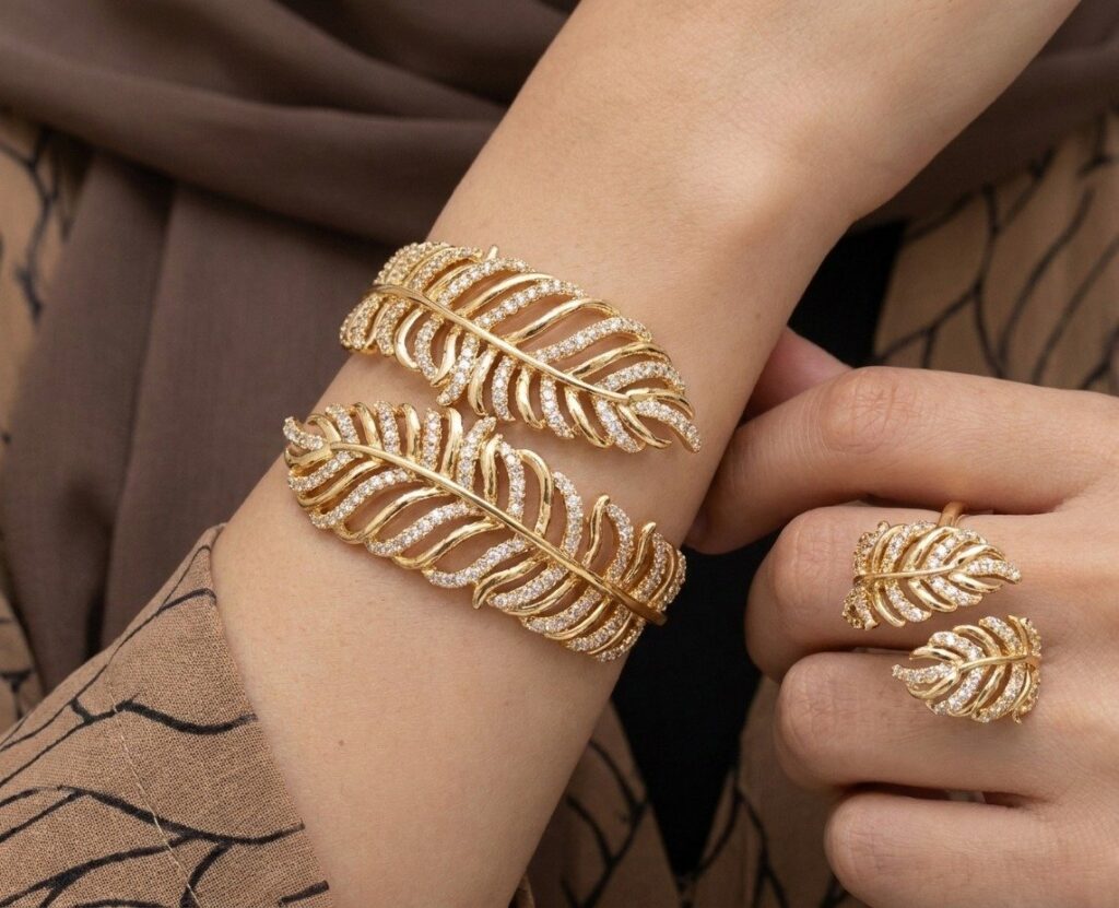 Crystal Feather Motif Cuff Set
