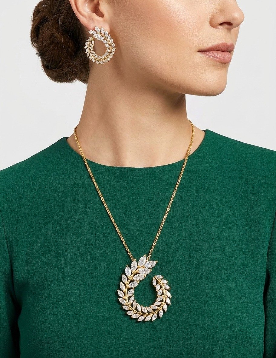 Crystal Laurel Wreath Pendant Set