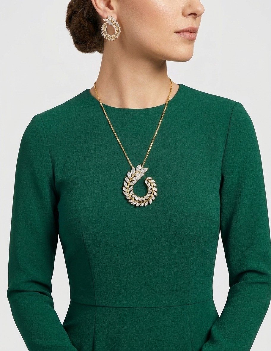 Crystal Laurel Wreath Pendant Set - Image 5